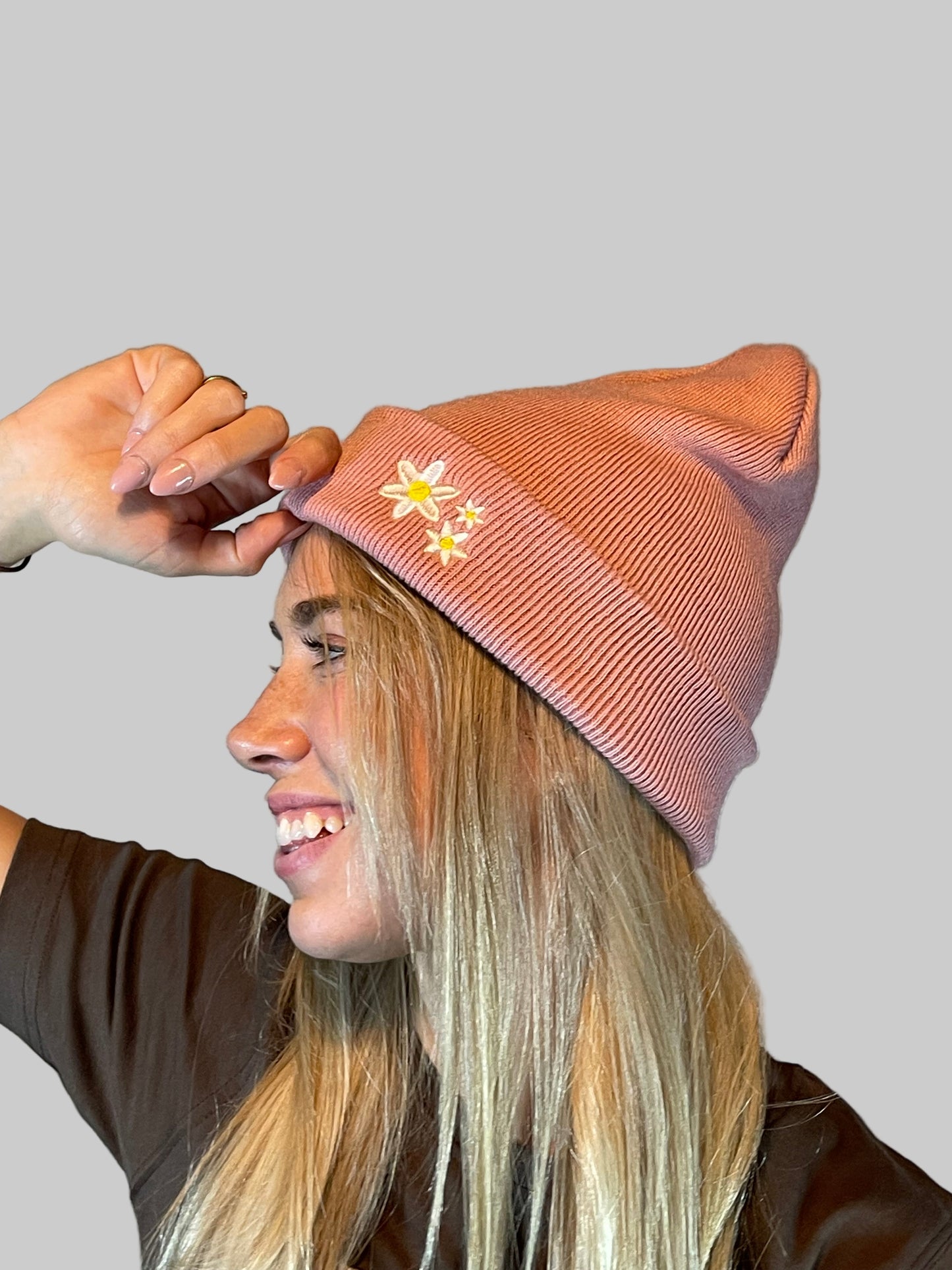 Exklusive 3-Gänseblümchen-Mütze für Erwachsene