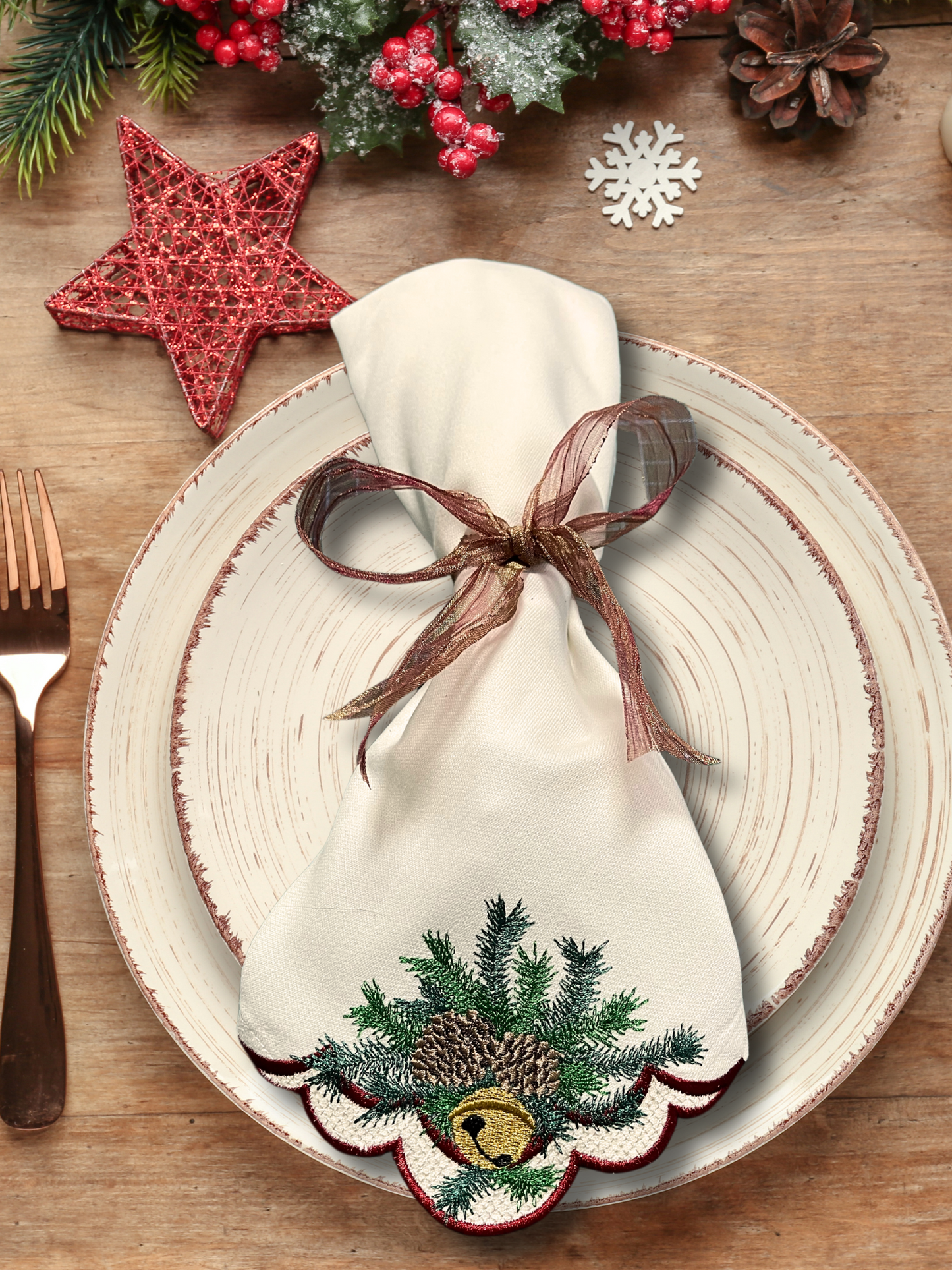 Scalloped Edge Christmas Napkins, Pine Cone & Bell Design