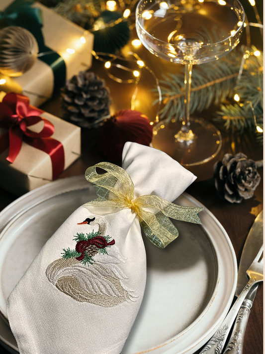 Majestic Swan Christmas Napkin – Soft Cotton Elegance